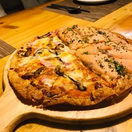 Parlour Restaurant & Bar คริสตัล ดีไซน์เซ็นเตอร์