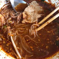 ก๋วยเตี๋ยวหมูพันธุ์แท้ 25 ท่ากว๊าน