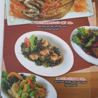 Balcony Courtyard Restaurant