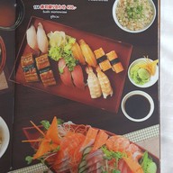 Balcony Courtyard Restaurant