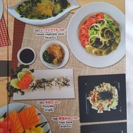 Balcony Courtyard Restaurant