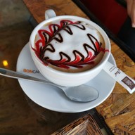 คุณพระช่วยกาแฟสด สามแยกหูแร่