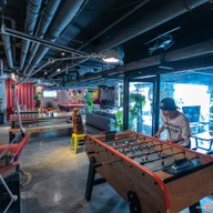 บรรยากาศ Game Over Lounge ทองหล่อ