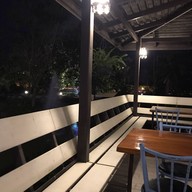 บรรยากาศ สวนอาหารบ้านพลอย