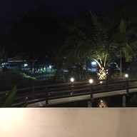 บรรยากาศ สวนอาหารบ้านพลอย
