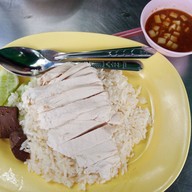 สุดาข้าวมันไก่ สำเหร่(ตากสิน17)