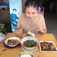 ลุงหนวดอาหารตามสั่งไม่ธรรมดา