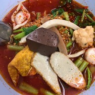 เย็นตาโฟลูกชิ้นปลา วรจักร เหล่านาดี