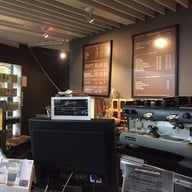 Simply W Cafe La Villa, Ari