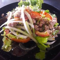 เจ๊นุ่นโภชนา ถนนกรอกยายชา