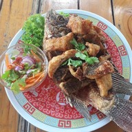 เจ๊นุ่นโภชนา ถนนกรอกยายชา