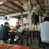 บรรยากาศ ก๋วยเตี๋ยววัดมูลดงเหล็ก-แยกบางคูวัด