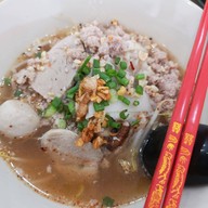 เมนูของร้าน เกี๊ยวอ้วนอาม่า