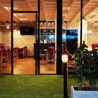 หน้าร้าน La strada restaurant