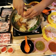หมูน้อยจิ้มซัง ชาบูบุฟเฟ่ต์