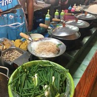 กุ้งอบวุ้นเส้นแม่พิมพ์ใจตลาดน้ำคลองลัดมะยม หมู่บ้านพระปิ่น3