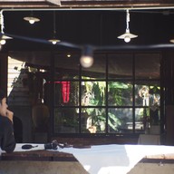 บรรยากาศ กูด ปิ่นโต (good pinto)