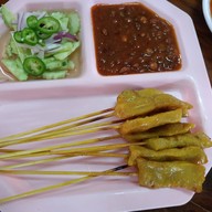 เมนูของร้าน ก๋วยเตี๋ยวไทยตาปุ้ย