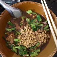 ก๋วยเตี๋ยวเรือนายเผือก