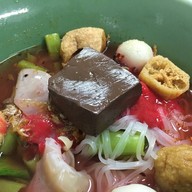 มนัสนันท์(ลือชา)ก๋วยเตี๋ยวลูกชิ้นปลา ราชพฤกษ์