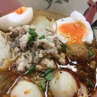 มนัสนันท์(ลือชา)ก๋วยเตี๋ยวลูกชิ้นปลา ราชพฤกษ์