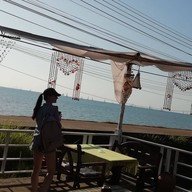 บรรยากาศ Baan Rimtalay Seafoodrestauran&bar