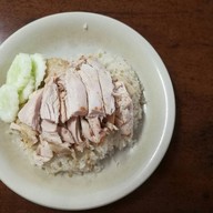 ข้าวมันไก่ประตูชัย