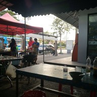 บรรยากาศ โจ๊กหมู ลาดกระบัง 41