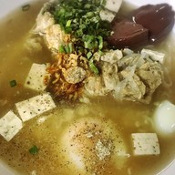 ก๋วยจั๊บอุบล สูตรโบราณ เจ้แอ๋วห้าแยก