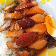 แม่นาคจ๋า ข้าวมันไก่