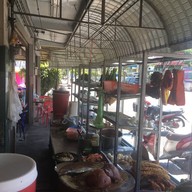 หน้าร้าน ชบา