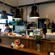 บรรยากาศ Paper Butter Stand A - One Ari