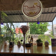 บรรยากาศ Dante's Coffee&bakery