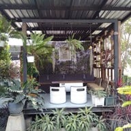 บรรยากาศ สุขสราญ Cafe X Bread