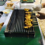 หมูสะเต๊ะหลักสี่