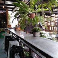 บรรยากาศ สุขสราญ Cafe X Bread