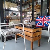 บรรยากาศ สุขสราญ Cafe X Bread