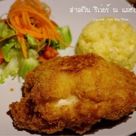 สาละวินิเ ริเวอร์ เรสเตอรองค์ แอนด์ บาร์