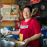 ก๋วยเตี๋ยวเป็ดตุ๋น-เป็ดพะโล้ยาจีน เจ้าเก่า 42 ปี รสเด็ด