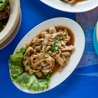 ก๋วยเตี๋ยวเป็ดตุ๋น-เป็ดพะโล้ยาจีน เจ้าเก่า 42 ปี รสเด็ด