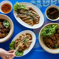 ก๋วยเตี๋ยวเป็ดตุ๋น-เป็ดพะโล้ยาจีน เจ้าเก่า 42 ปี รสเด็ด