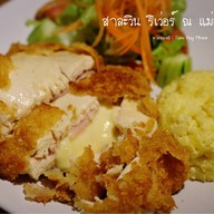 สาละวินิเ ริเวอร์ เรสเตอรองค์ แอนด์ บาร์