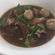 เมนูของร้าน โตเกาเหลาเนื้อ ศรีราชา