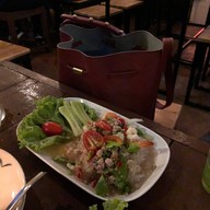 บ้านเพื่อน เอกมัย