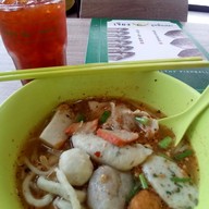 เจียงลูกชิ้นปลา  น้ำพอง