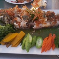 เมนูของร้าน ครัวคุณกุ้งแพริมน้ำ อ่างทอง