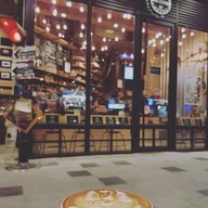 FEEL ColdPressedJuiceBar The Crystal