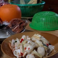 ร้านคนละยำสองยำ