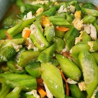 เจ๊ป้อม ข้าวแกงปักษ์ใต้รสเด็ด มะรุ่ย