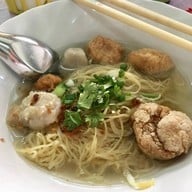 เมนูของร้าน ลูกชิ้นปลา-ลูกชิ้นแคระเยาราช